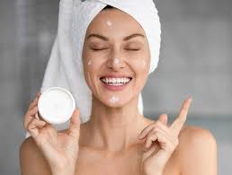 Die besten Gesichtsreiniger & Peelings für strahlende Haut 5 Die besten Gesichtsreiniger & Peelings für strahlende Haut 5